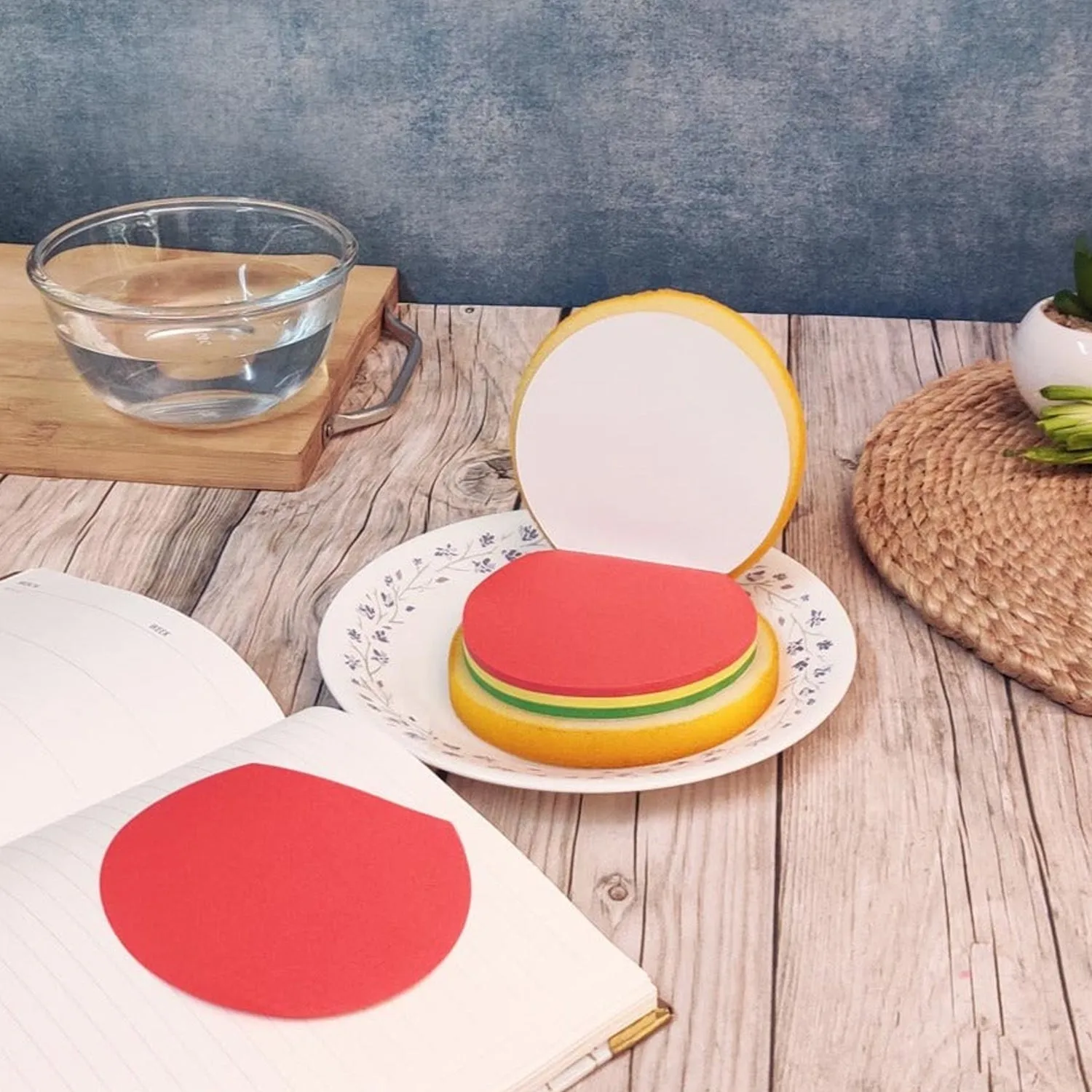 8073 Burger Shaped Notepad  /  Sticky Notes  /  Memo Pads, Unique Mini Notes (Multicolor)